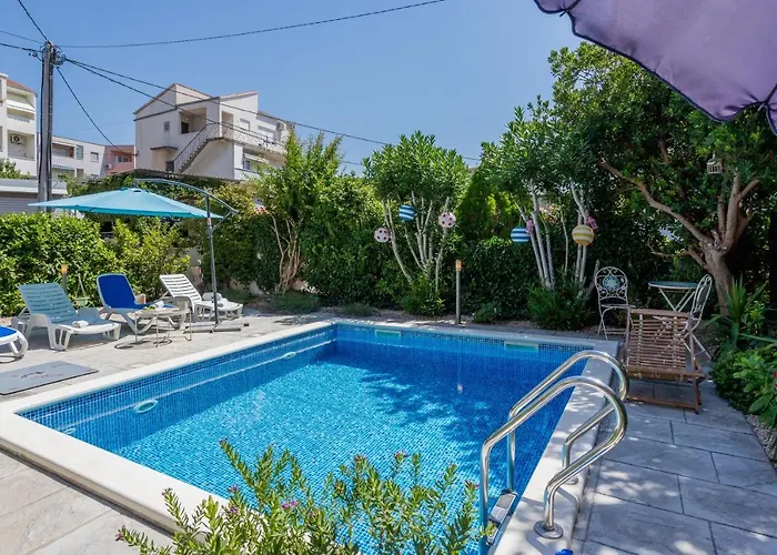 Dalmatian 230M2 With Pool And Garden Near The Old Town For Families